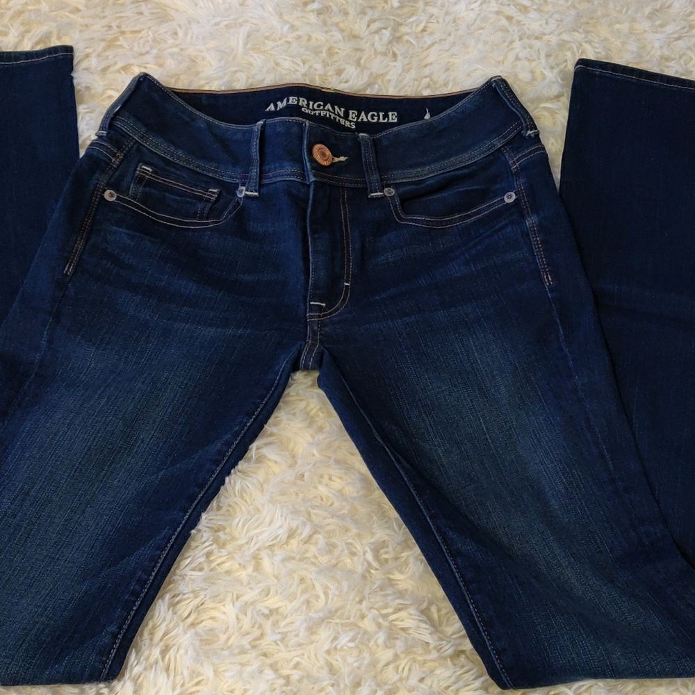 👖AEO Jeans Kickboot. NWOT. Size: 2